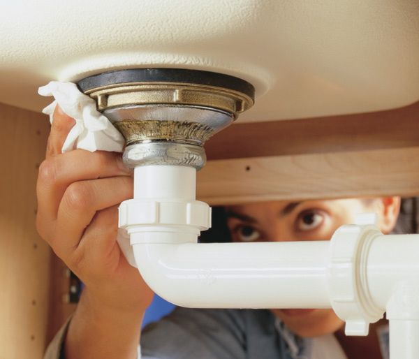 A Quick Guide To Checking For Leaks Under Your Sink Green Living Ideas